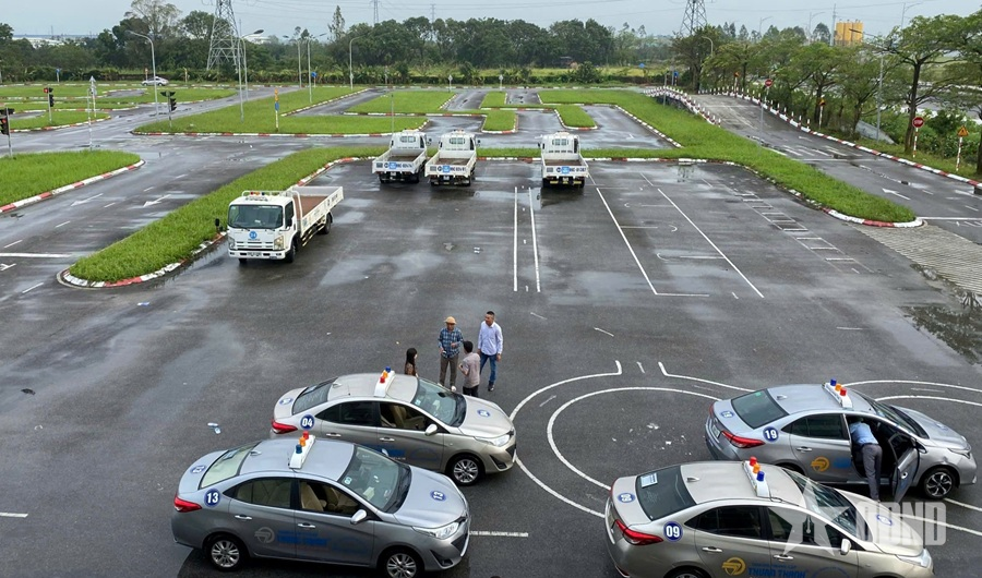 Trượt lý thuyết là dừng thi sát hạch: Nên hay không?